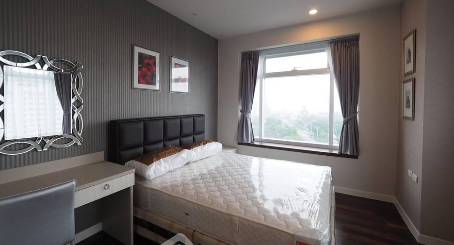 For rent 2 bedrooms condo in Watthana, Bangkok
