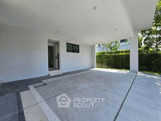 For rent 4 bedrooms house in Taling Chan, Bangkok