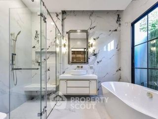 For rent 4 bedrooms house in Taling Chan, Bangkok