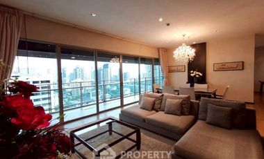 For rent 3 bedrooms condo in Khlong Toei, Bangkok