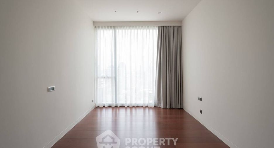 For rent 3 bedrooms condo in Watthana, Bangkok
