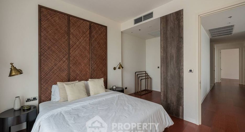 For rent 3 bedrooms condo in Watthana, Bangkok