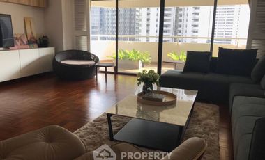 Condo en alquiler de 3 habitaciones en Watthana, Bangkok