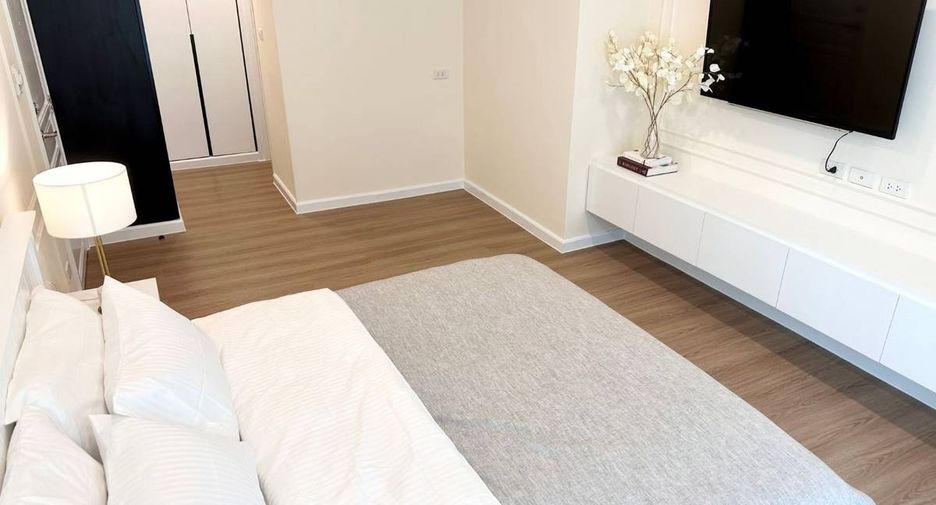 Wohnung zur Miete mit 3 Zimmer in Pathum Wan, Bangkok