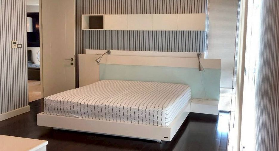 For rent 3 bedrooms condo in Khlong Toei, Bangkok