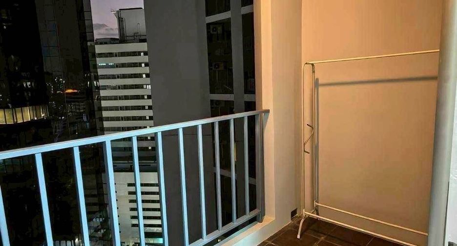 For rent 1 bed condo in Huai Khwang, Bangkok