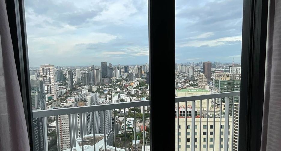 For rent 1 bed condo in Khlong Toei, Bangkok