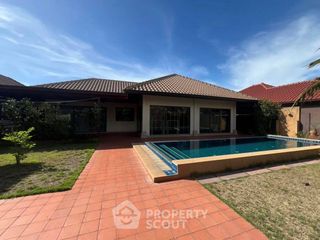 À louer 4 chambres maison à Bang Lamung, Chonburi