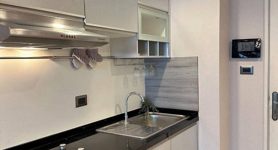 For rent 1 bed condo in Huai Khwang, Bangkok