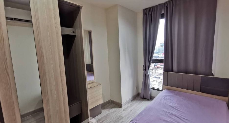 For rent 2 bedrooms condo in Huai Khwang, Bangkok