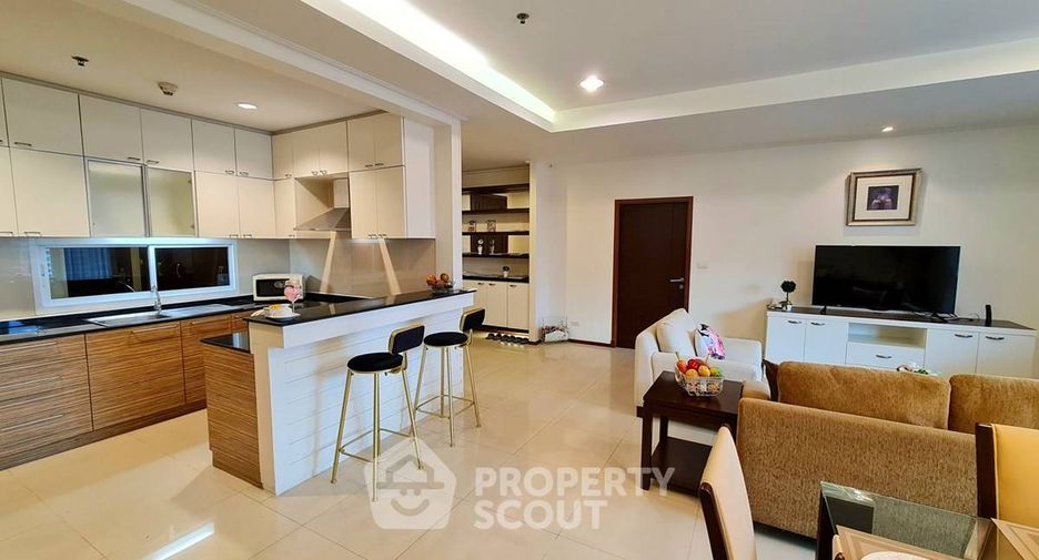 For rent 3 bedrooms apartment in Watthana, Bangkok