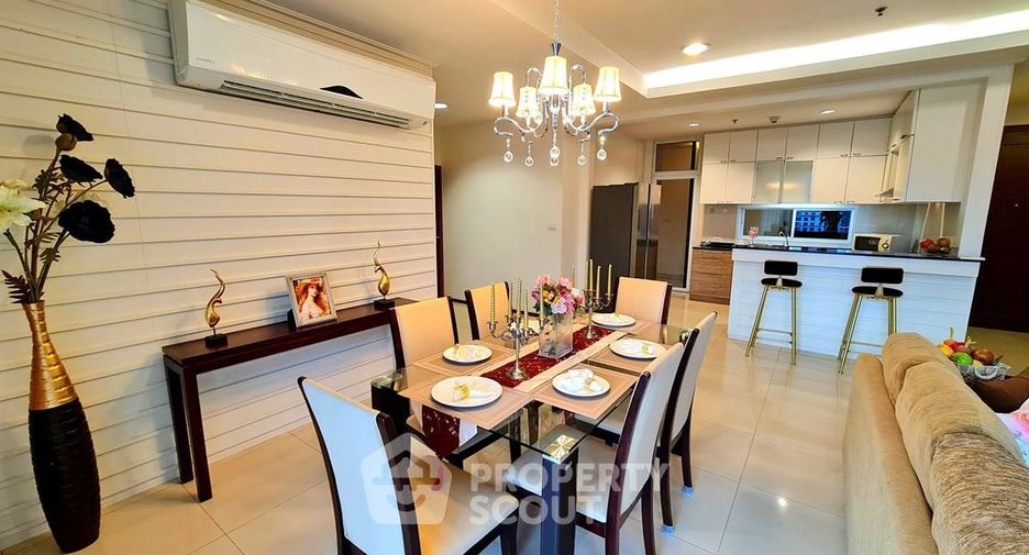 For rent 3 bedrooms apartment in Watthana, Bangkok