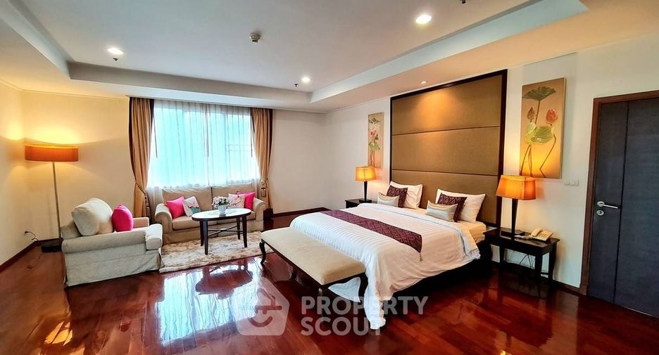 For rent 3 bedrooms apartment in Watthana, Bangkok