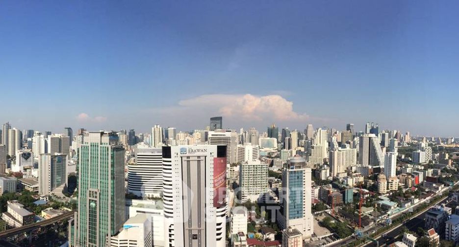 For rent 3 bedrooms condo in Pathum Wan, Bangkok