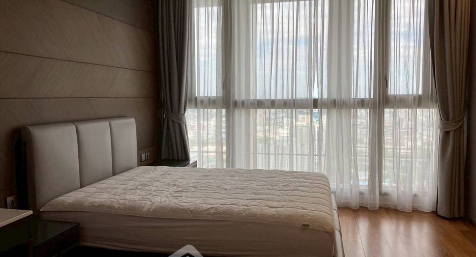 For rent 2 bedrooms condo in Pathum Wan, Bangkok