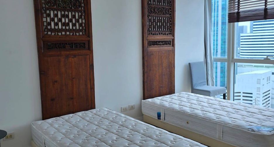 For rent 3 bedrooms condo in Pathum Wan, Bangkok