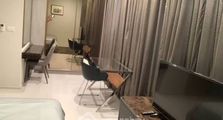For rent 2 bedrooms condo in Pathum Wan, Bangkok