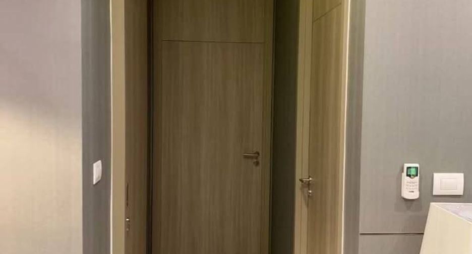 For rent 2 bedrooms condo in Pathum Wan, Bangkok