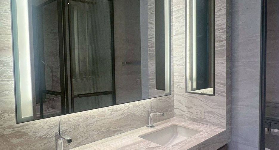 For rent 1 bed condo in Pathum Wan, Bangkok