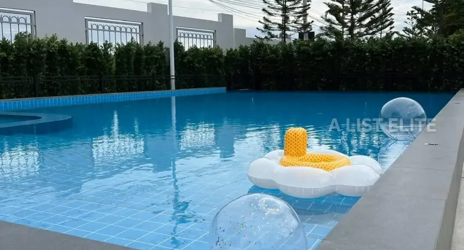For sale 4 bedrooms house in Huay Yai, Pattaya