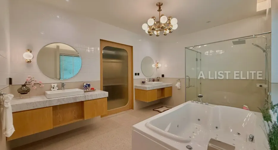 Haus zum Kauf mit 5 Zimmer in East Pattaya, Pattaya