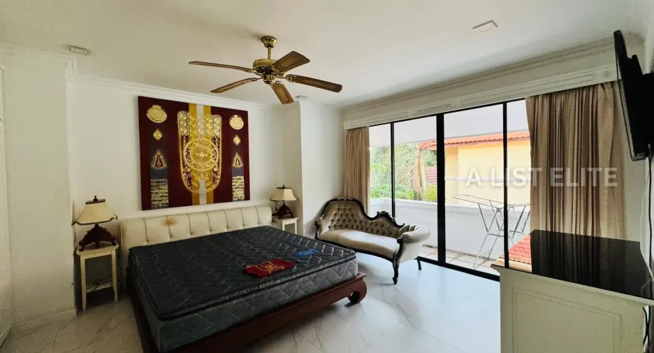 For rent 4 bedrooms house in Jomtien, Pattaya