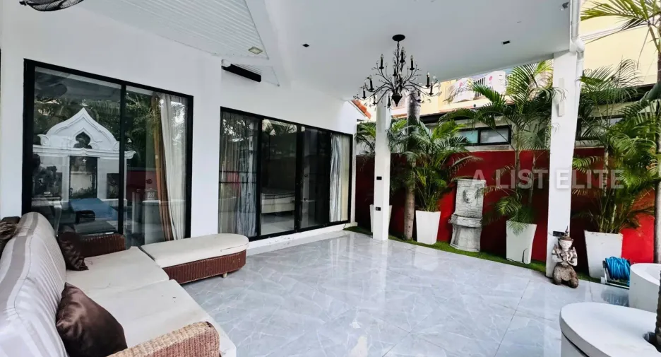 For rent 4 bedrooms house in Jomtien, Pattaya