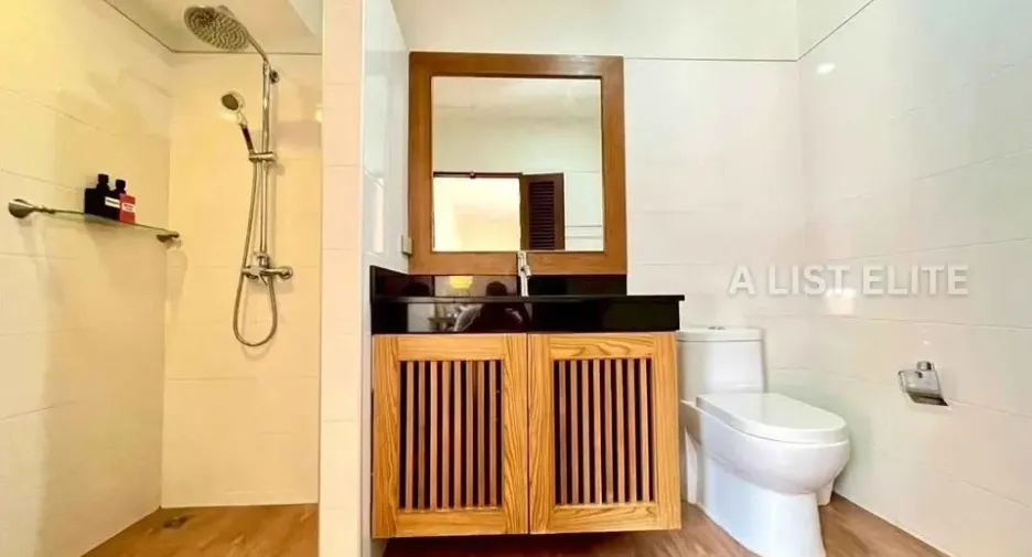 For rent 4 bedrooms house in East Pattaya, Pattaya