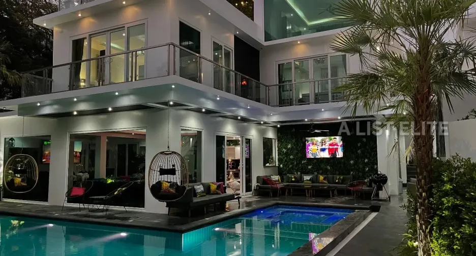 For rent 10 bedrooms house in Jomtien, Pattaya