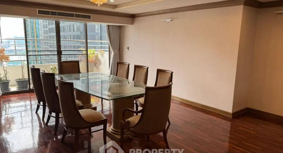 For rent 3 bedrooms condo in Khlong Toei, Bangkok