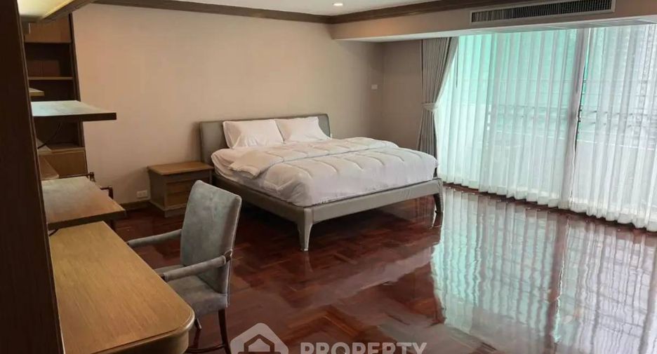 For rent 3 bedrooms condo in Khlong Toei, Bangkok