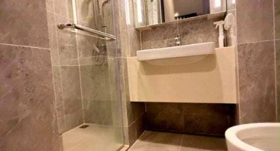 For rent 1 bed condo in Phaya Thai, Bangkok