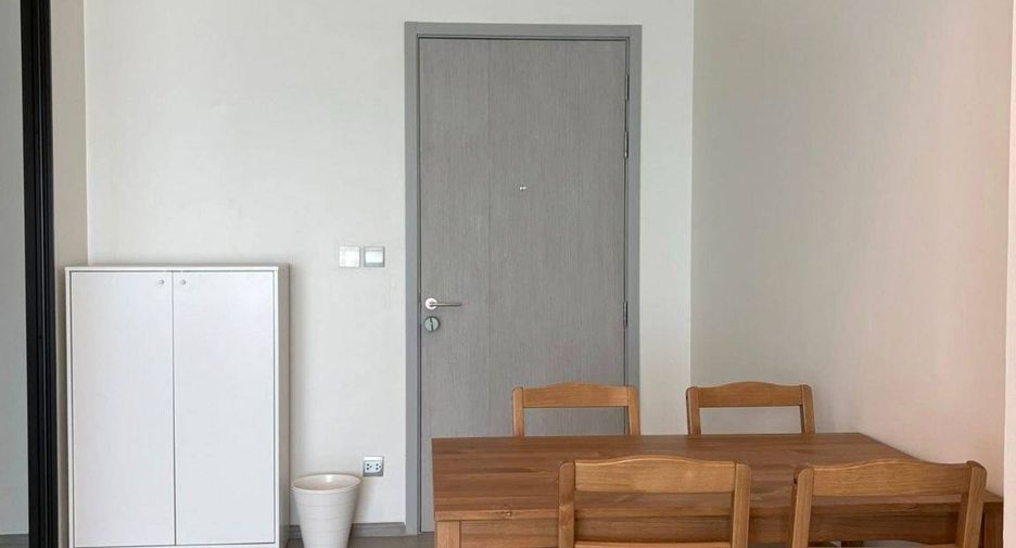 Condo en alquiler de 2 habitaciones en Phra Khanong, Bangkok