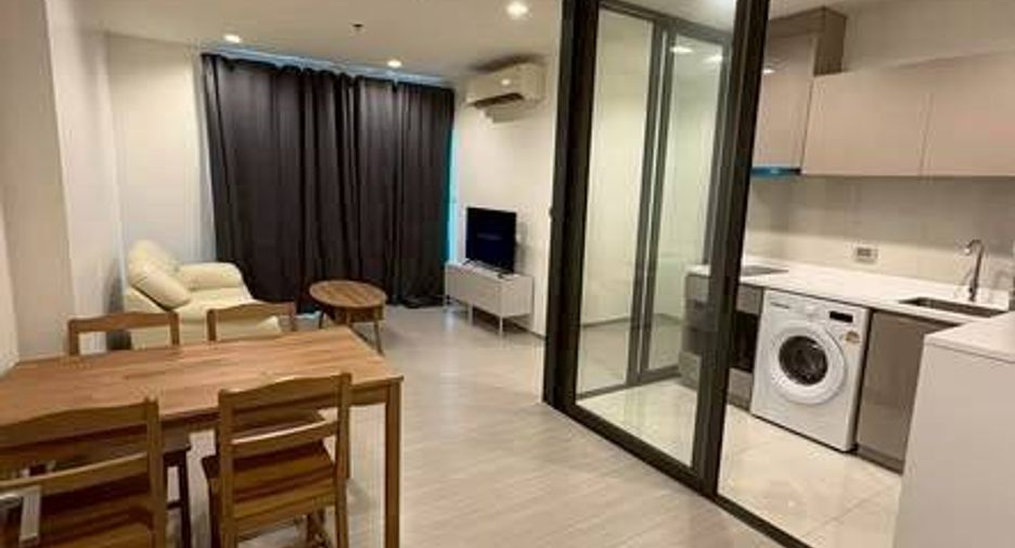 For rent 2 ベッドルーム condo in Phra Khanong, Bangkok