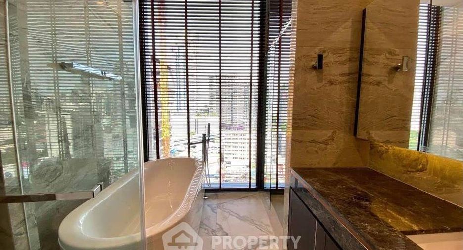 For rent 2 bedrooms condo in Khlong Toei, Bangkok