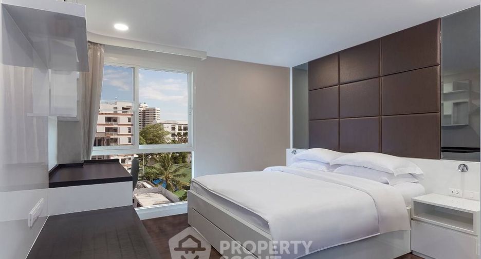 For rent 3 bedrooms apartment in Khlong Toei, Bangkok