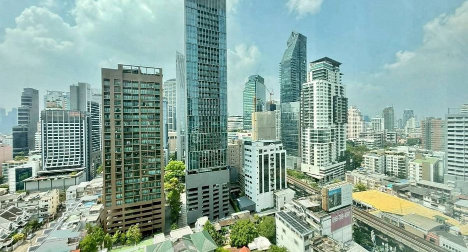 For rent 2 bedrooms condo in Khlong Toei, Bangkok