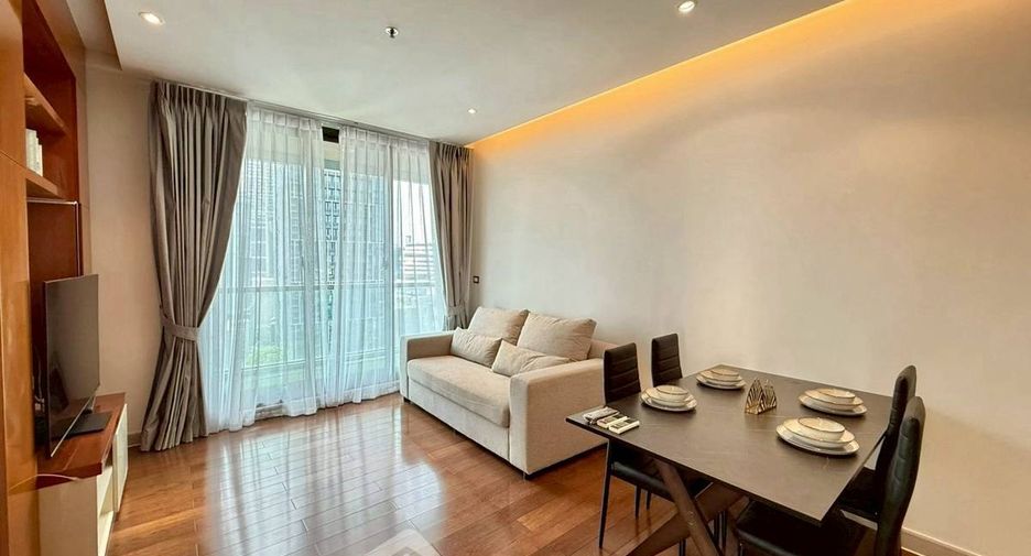 For rent 2 bedrooms condo in Khlong Toei, Bangkok