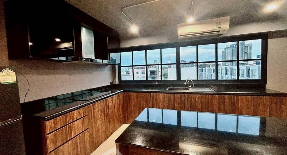 Apartamento en alquiler de 1 habitaciones en Phra Khanong, Bangkok