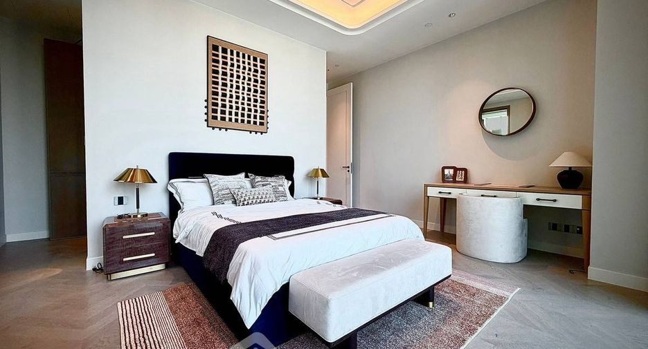 For rent 2 bedrooms condo in Pathum Wan, Bangkok