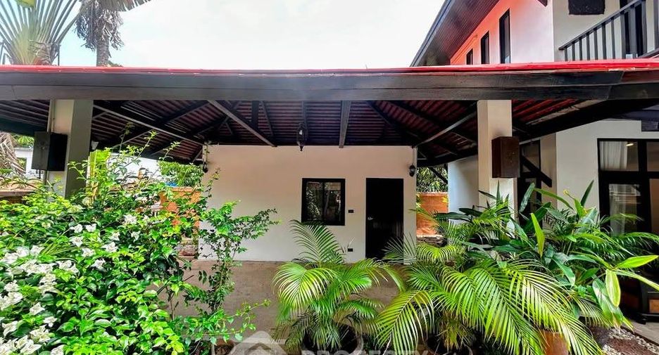 For rent 3 bedrooms villa in East Pattaya, Pattaya