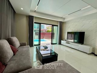 Villa en alquiler de 3 habitaciones en Bang Lamung, Chonburi