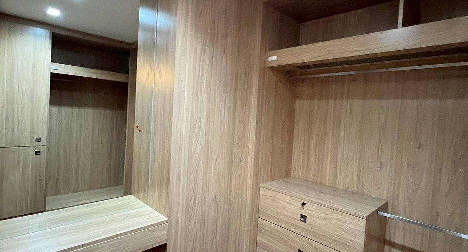 For rent 2 ベッドルーム condo in Watthana, Bangkok