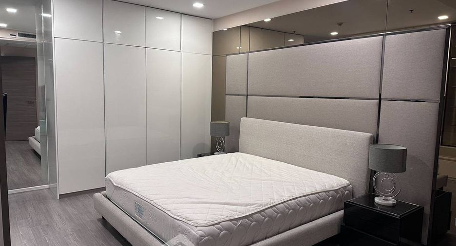 For rent 2 bedrooms condo in Khlong Toei, Bangkok