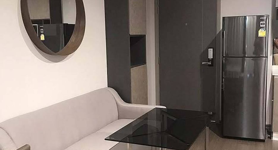 For rent 1 bed condo in Phaya Thai, Bangkok