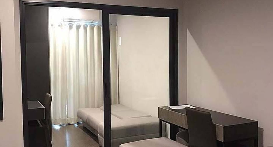 For rent 1 bed condo in Phaya Thai, Bangkok