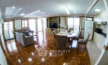 For rent 3 bedrooms apartment in Watthana, Bangkok