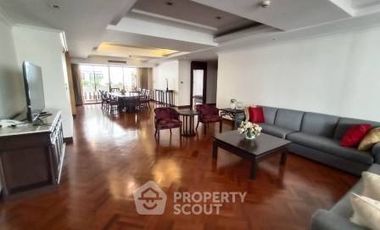 For rent 3 bedrooms apartment in Watthana, Bangkok