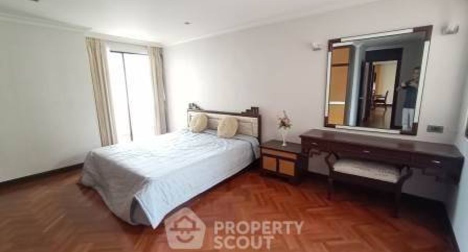 For rent 3 bedrooms apartment in Watthana, Bangkok