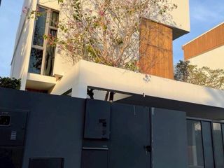出租 4 卧室 独立屋 在 Saphan Sung, 曼谷